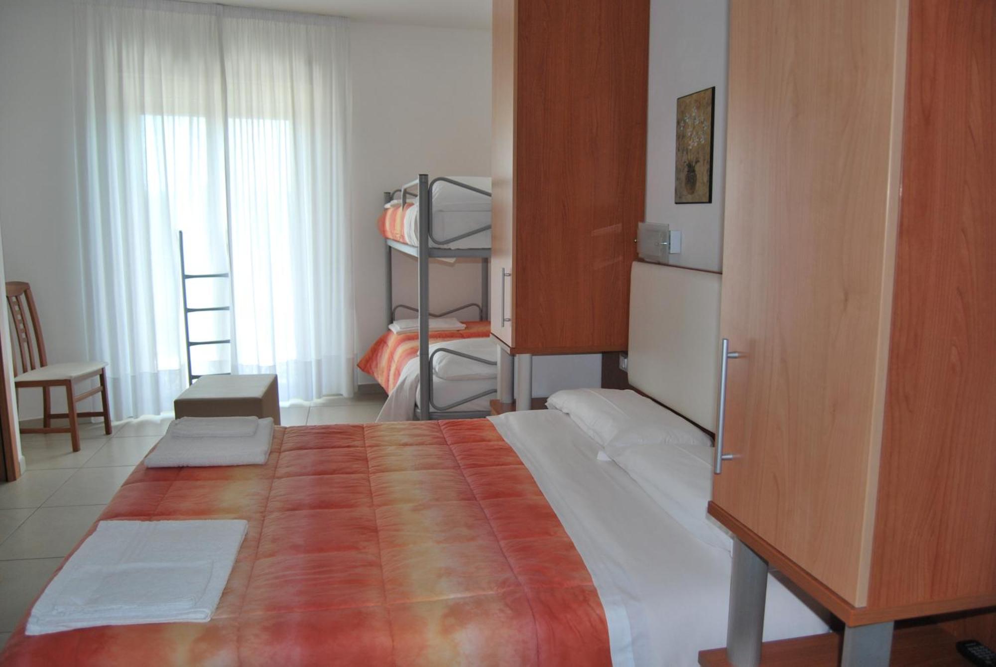 Hotel Europa Nereto Extérieur photo