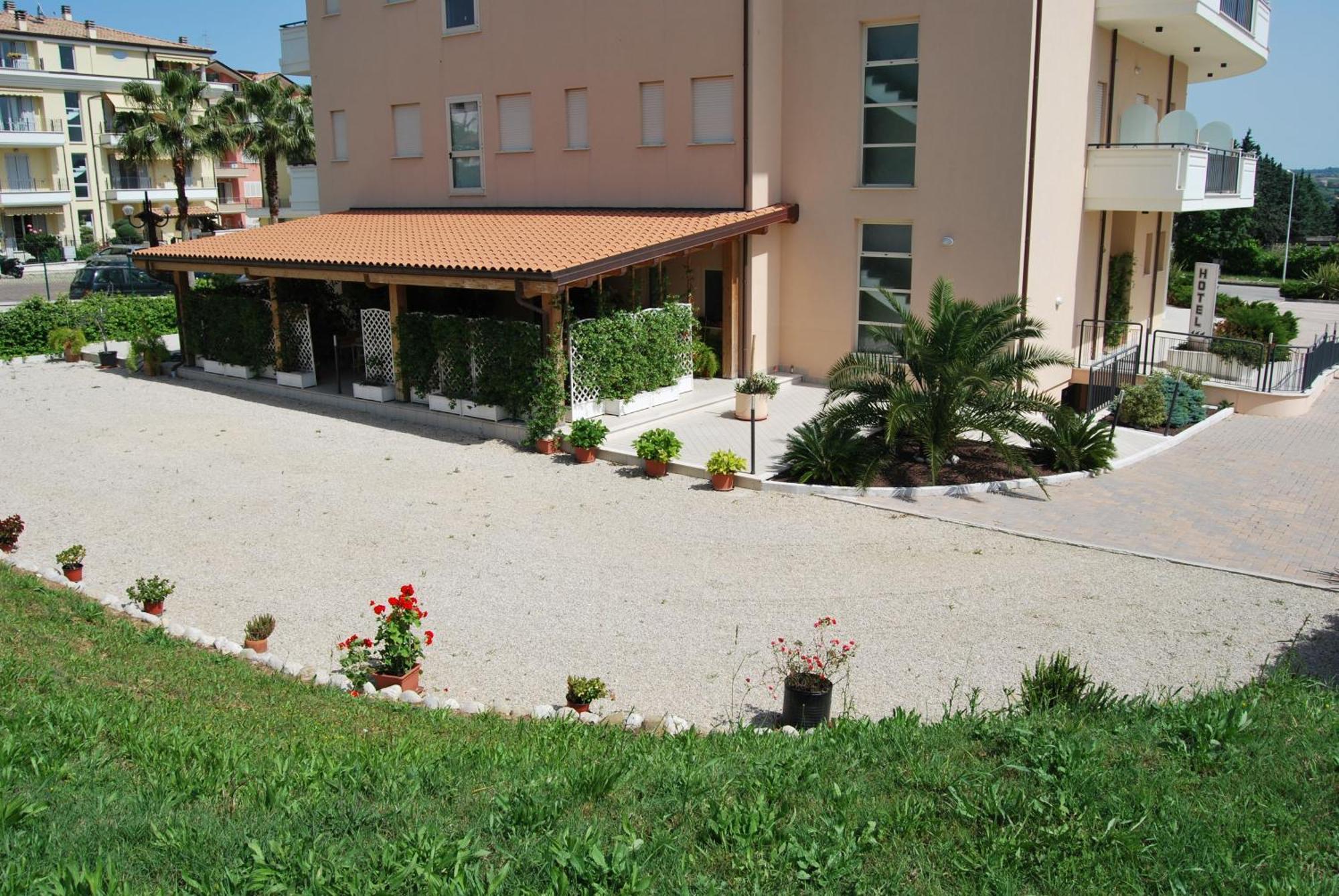 Hotel Europa Nereto Extérieur photo